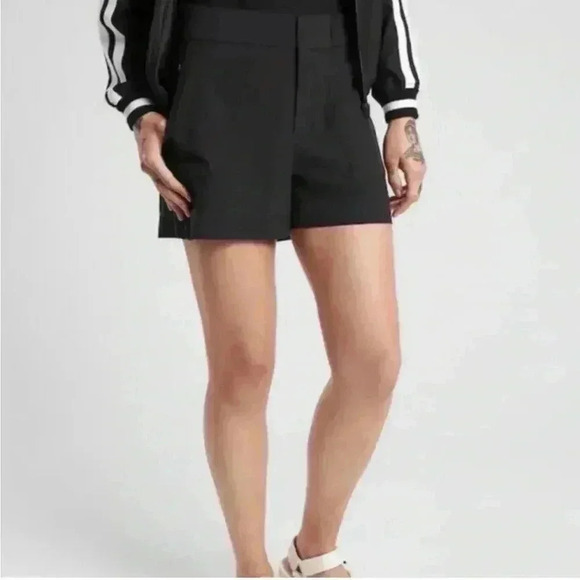 Athleta Pants - Athleta Tribeca Shorts Black Size 16